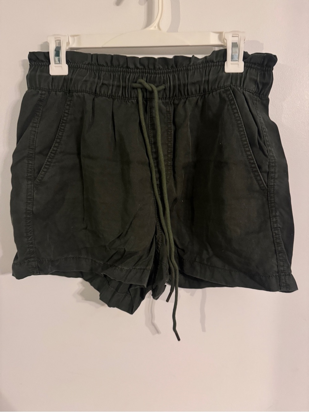 Loft Casual Olive Drawstring Women’s Shorts